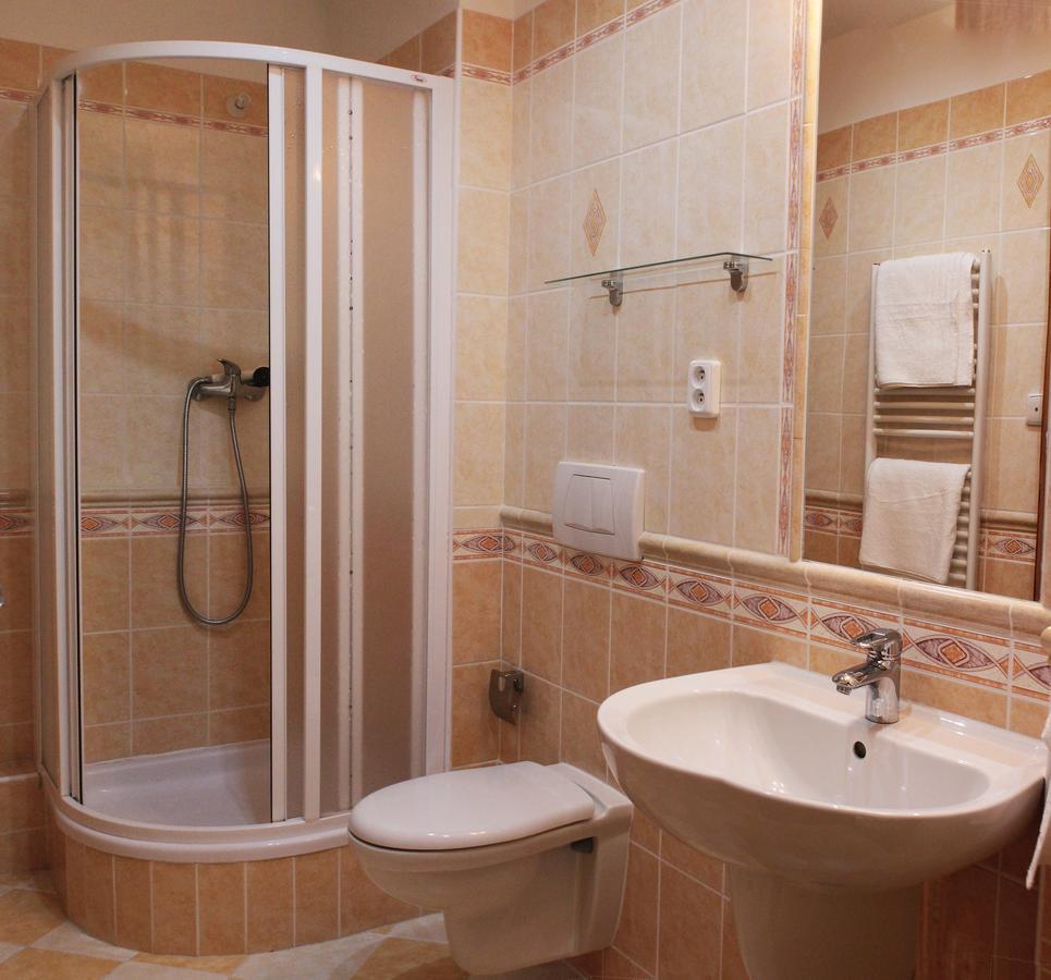 Hotel Orix Jáchymov Buitenkant foto