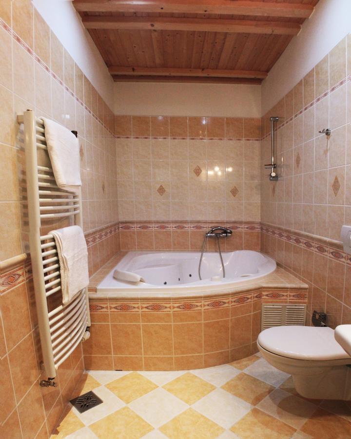 Hotel Orix Jáchymov Buitenkant foto