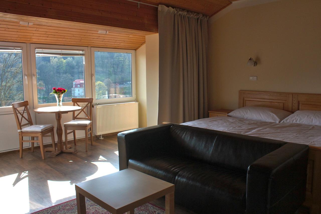 Hotel Orix Jáchymov Buitenkant foto